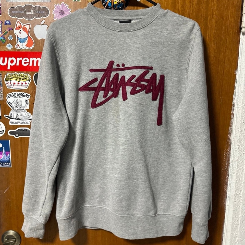 stussy embroidered crewneck